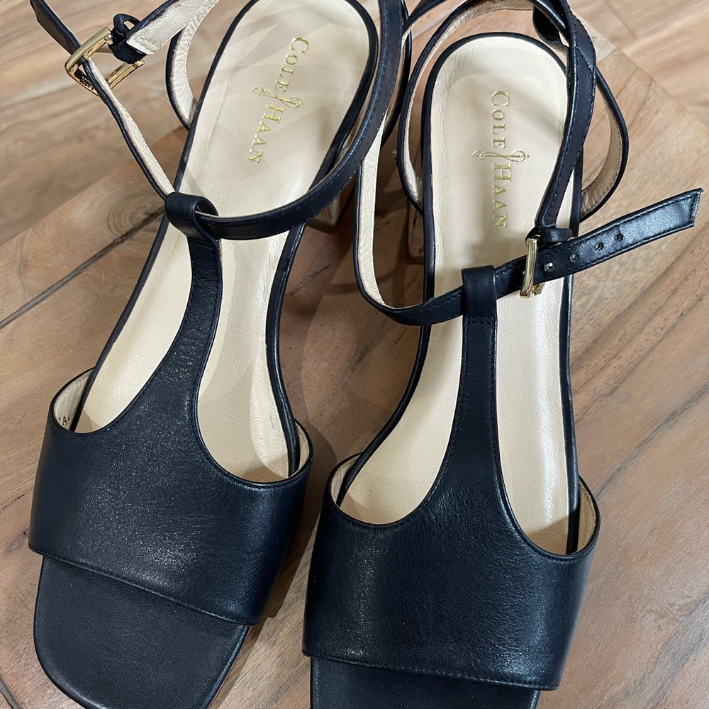 Cole Haan T-strap Sandal Size 7